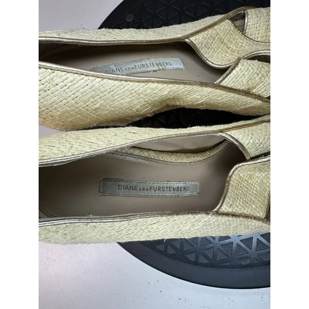 Diane von Furstenberg Wedges Peep Toe Heel Wicker Sz 8M